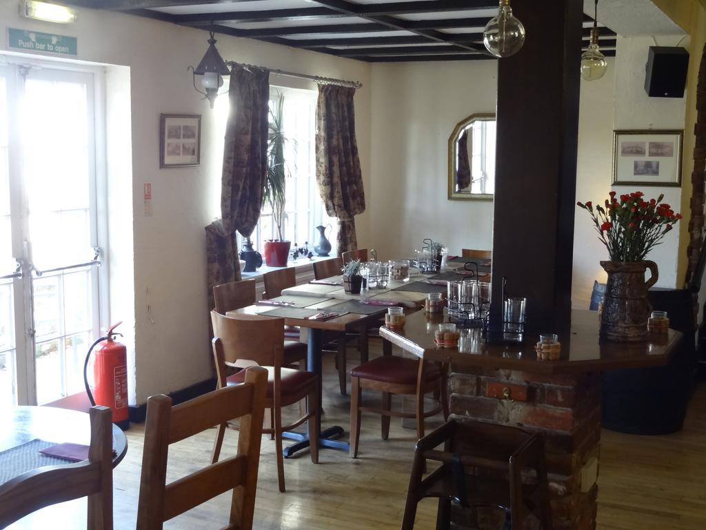 The Dove Inn Micheldever Екстер'єр фото